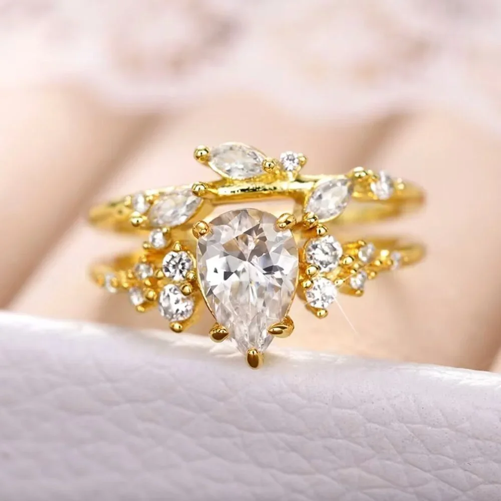 NEW 18k Gold Pear Cut Diamond Ring Set of 2 Rings